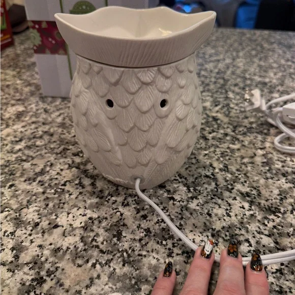 Scentsy Whoot Owl Warmer (full size) - Picture 5 of 10